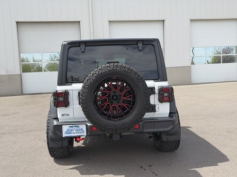 Used 2024 Jeep Wrangler Rubicon w/ Technology Group image 6