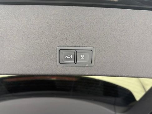 Used 2019 Audi e-tron Prestige AWD/4WD image 8