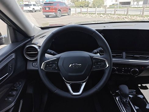 Certified 2026 Chevrolet Trax ACTIV FWD image 4