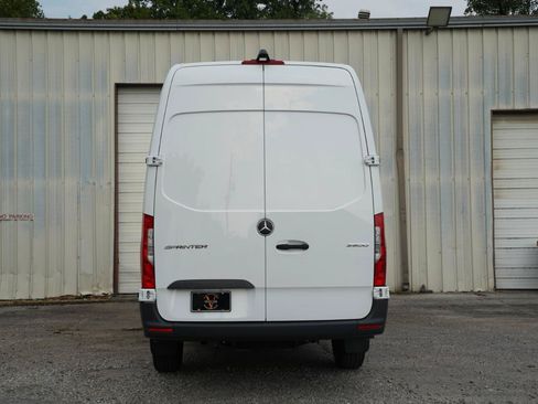 Used 2025 Mercedes-Benz Sprinter 2500 image 8