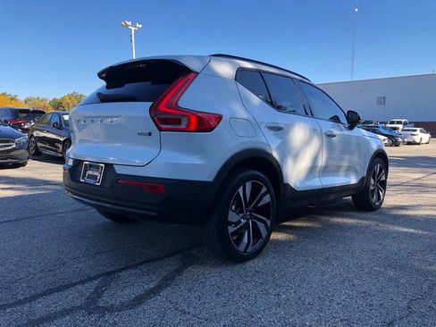 Used 2023 Volvo XC40 B5 Plus w/ Driver Assist Package image 6