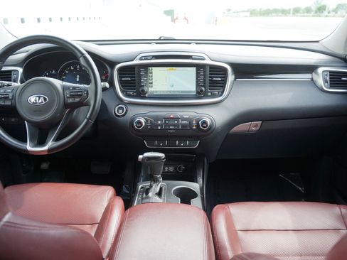 Used 2017 Kia Sorento SX image 37