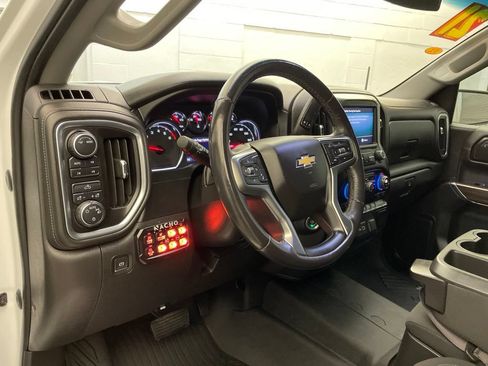 Used 2021 Chevrolet Silverado 1500 LT AWD/4WD image 18