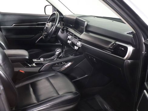 Used 2023 Kia Telluride LX AWD/4WD image 24