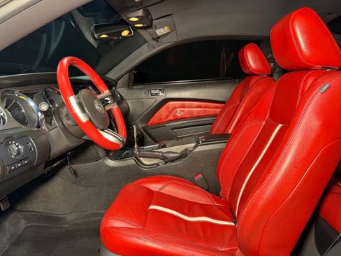 Used 2011 Ford Mustang GT RWD image 11
