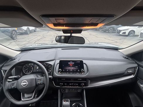 Used 2025 Nissan Rogue SV AWD/4WD image 35
