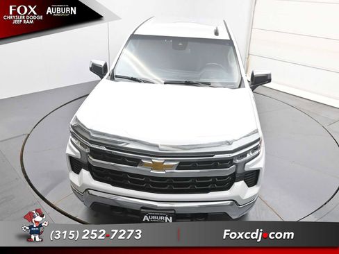 Used 2023 Chevrolet Silverado 1500 LT w/ Z71 Off-Road Package AWD/4WD image 29