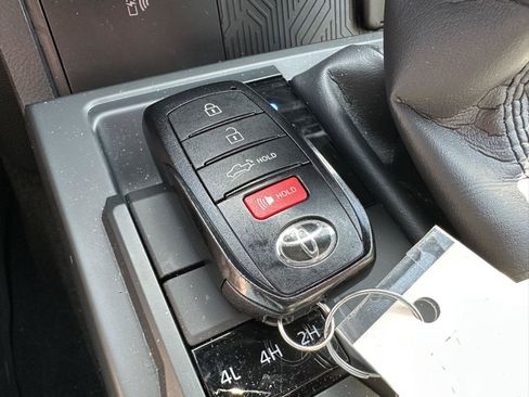 Used 2024 Toyota Tacoma Limited w/ Limited Package (LT) AWD/4WD image 14