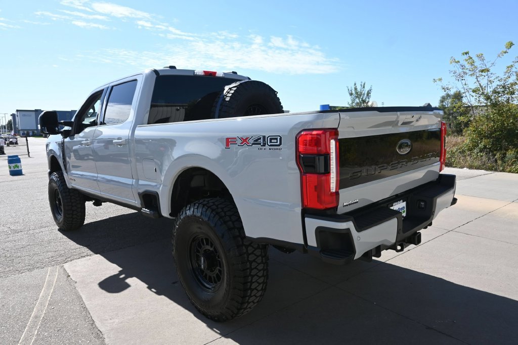 Used 2026 Ford F250 Lariat w/ Black Appearance Package AWD/4WD image 11