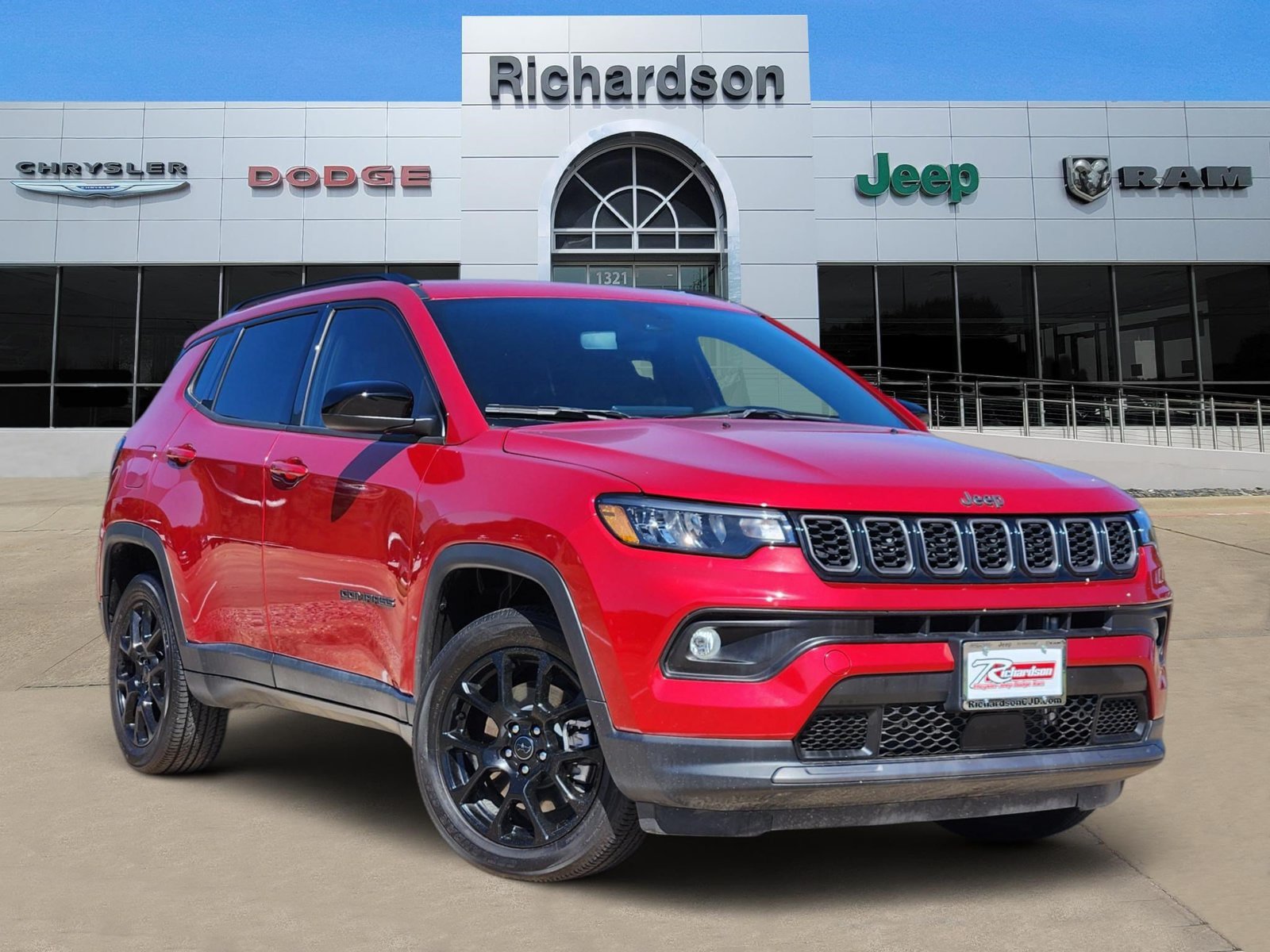 Used 2025 Jeep Compass Latitude w/ Altitude Special Edition AWD/4WD image 1