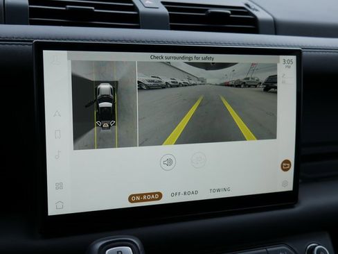 Used 2023 Land Rover Defender 90 Carpathian Edition image 5