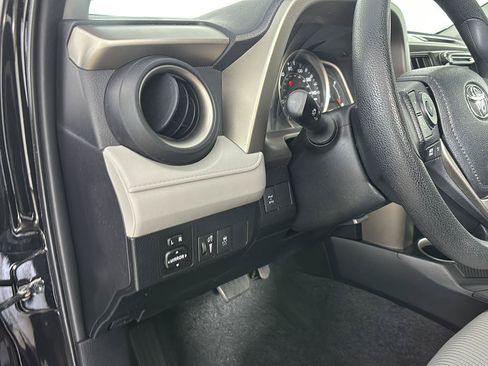 Used 2013 Toyota RAV4 LE AWD/4WD image 27