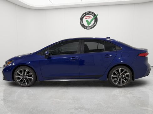 Used 2022 Toyota Corolla SE FWD image 2