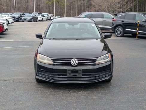 Used 2015 Volkswagen Jetta SE image 2