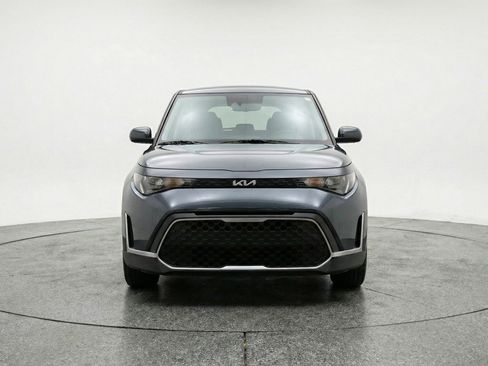 Used 2025 Kia Soul LX w/ LX Technology Package image 2