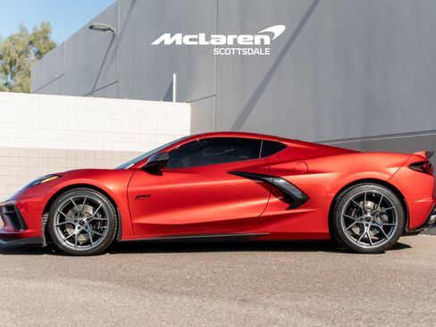 Used 2023 Chevrolet Corvette Stingray Preferred Cpe w/ Z51 Performance Package RWD image 4