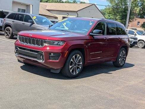 Certified 2023 Jeep Grand Cherokee Overland AWD/4WD image 7