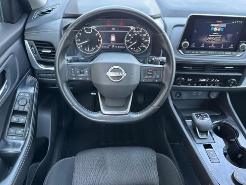 Used 2025 Nissan Rogue SV AWD/4WD image 31