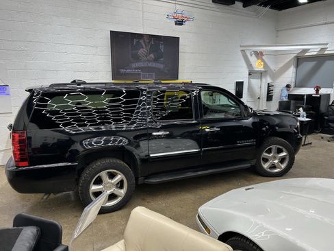 Used 2012 Chevrolet Suburban LTZ image 2