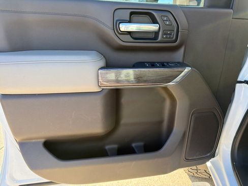 Used 2022 Chevrolet Silverado 2500 LTZ w/ LTZ Plus Package image 12