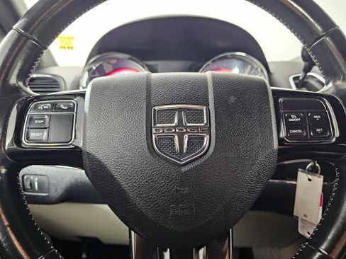 Used 2019 Dodge Grand Caravan SXT image 22