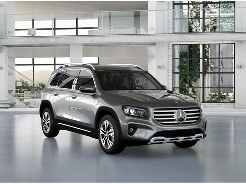 Used 2026 Mercedes-Benz GLB 250 4MATIC image 10