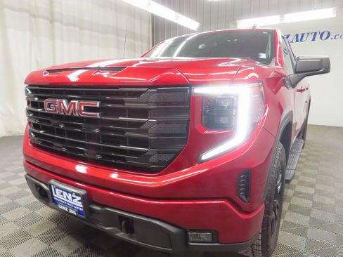 Used 2022 GMC Sierra 1500 Elevation w/ Preferred Package image 6