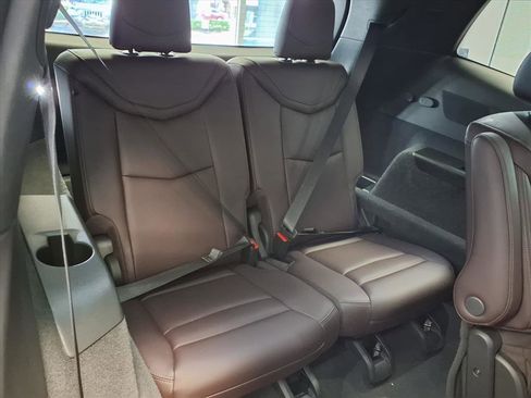 Certified 2022 Cadillac XT6 Premium Luxury image 17