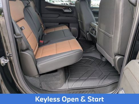 Used 2025 Chevrolet Silverado 1500 High Country image 36