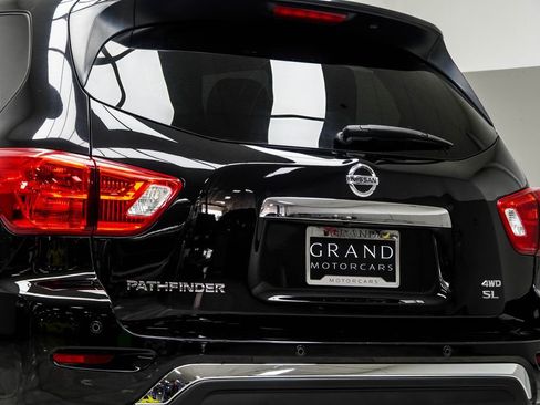 Used 2020 Nissan Pathfinder SL image 13