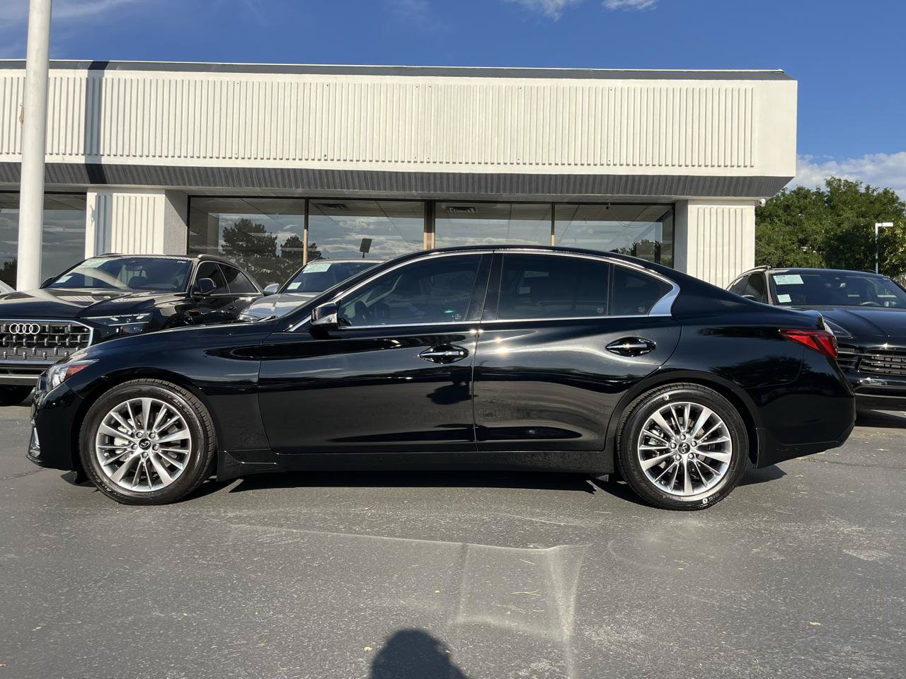 Used 2022 INFINITI Q50 Luxe w/ Cargo Package AWD/4WD image 17