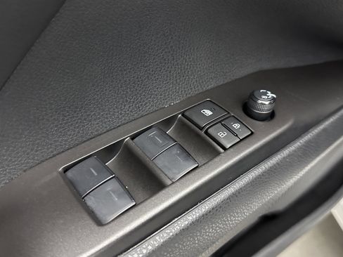 Used 2024 Toyota Camry SE image 11