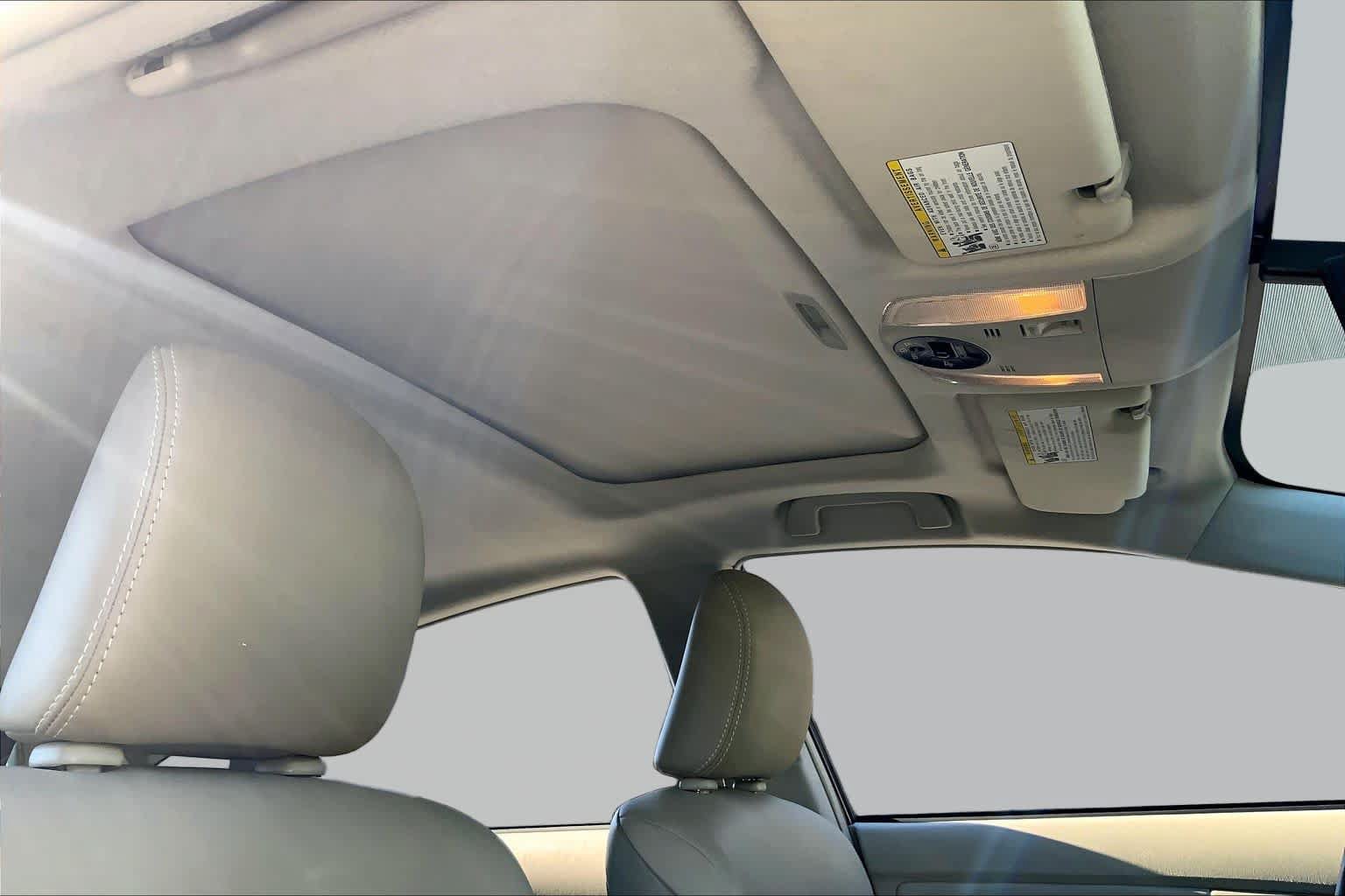 Used 2014 Toyota Prius Four w/ Solar Roof Package FWD image 13