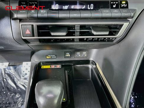 Used 2025 Toyota Camry XSE FWD image 22