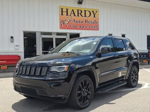 Used 2022 Jeep Grand Cherokee Laredo X AWD/4WD image 1