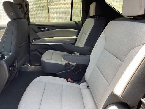 New 2025 Chevrolet Traverse LT w/ LPO, Floor Liner Package FWD image 19