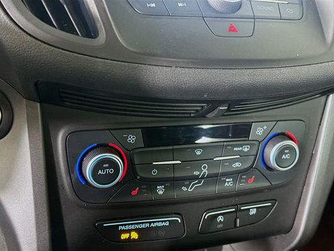 Used 2019 Ford Escape SEL image 24