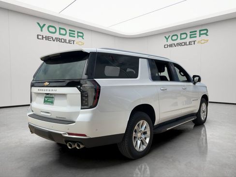 Used 2025 Chevrolet Suburban Premier AWD/4WD image 7