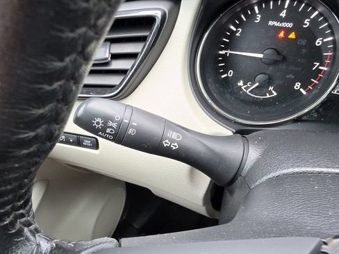 Used 2017 Nissan Rogue Sport SL FWD image 24