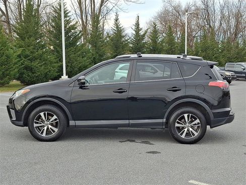 Certified 2018 Toyota RAV4 XLE image 7