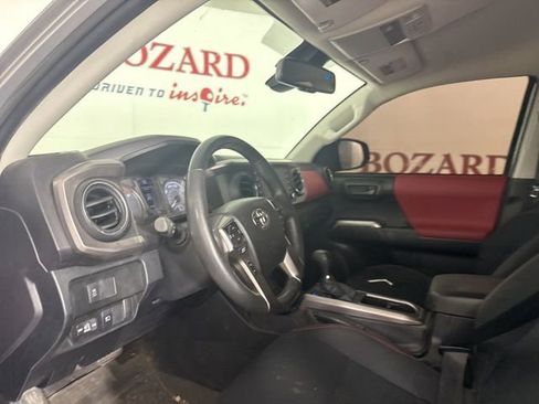 Used 2021 Toyota Tacoma SR5 image 12