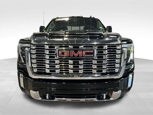 Used 2024 GMC Sierra 2500 Denali w/ Denali Reserve Package AWD/4WD image 2