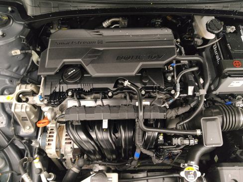 Used 2024 Hyundai Elantra SEL image 30