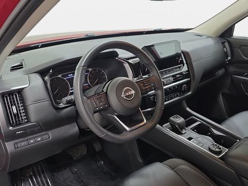 Used 2023 Nissan Pathfinder SL w/ Black Appearance Package AWD/4WD image 16