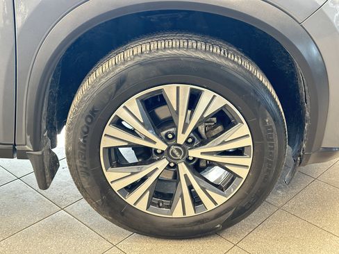 Used 2023 Nissan Rogue SV w/ SV Premium Package image 19