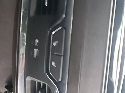 Certified 2024 GMC Sierra 1500 SLT w/ SLT Convenience Package image 10