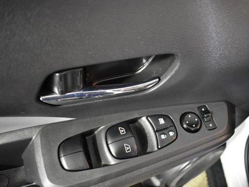 Used 2021 Nissan Kicks SR w/ SR Premium Package FWD image 8