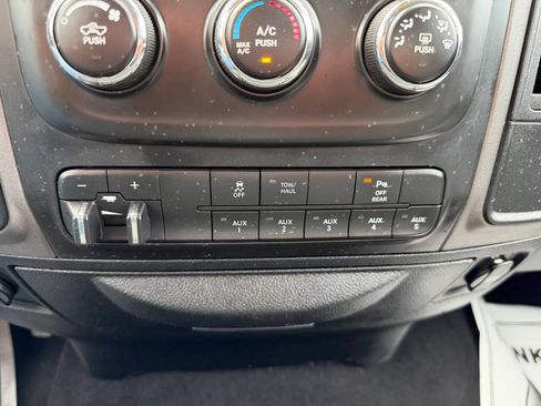 Used 2018 RAM 2500 Tradesman w/ Chrome Appearance Group AWD/4WD image 37