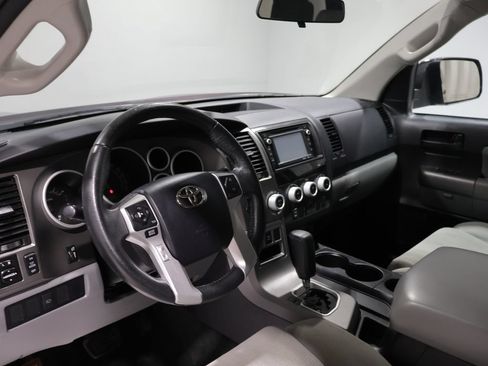 Used 2016 Toyota Sequoia SR5 AWD/4WD image 14
