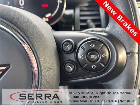 Used 2021 MINI Cooper 4-Door Hardtop w/ 6.5" Touchscreen Package image 21